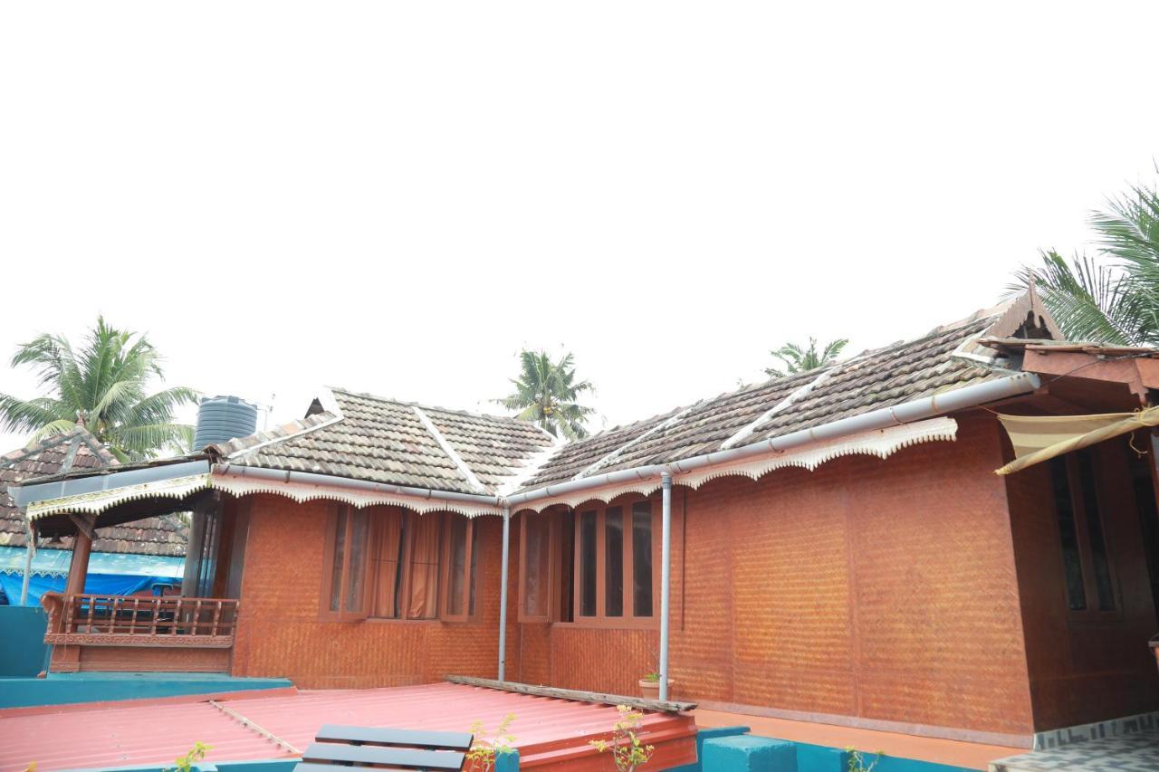 Sajeev Home Stay Cherai Beach Exterior foto