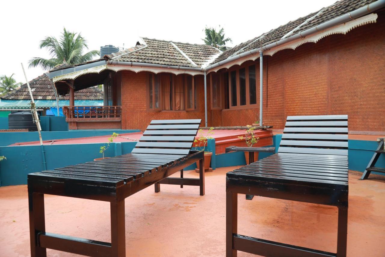 Sajeev Home Stay Cherai Beach Exterior foto